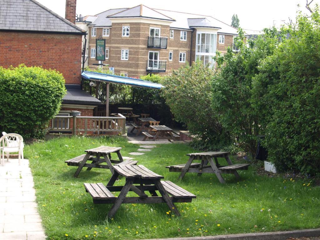 Jolly Brewers Free House Inn บิชอป สตอร์ทฟอร์ด ภายนอก รูปภาพ